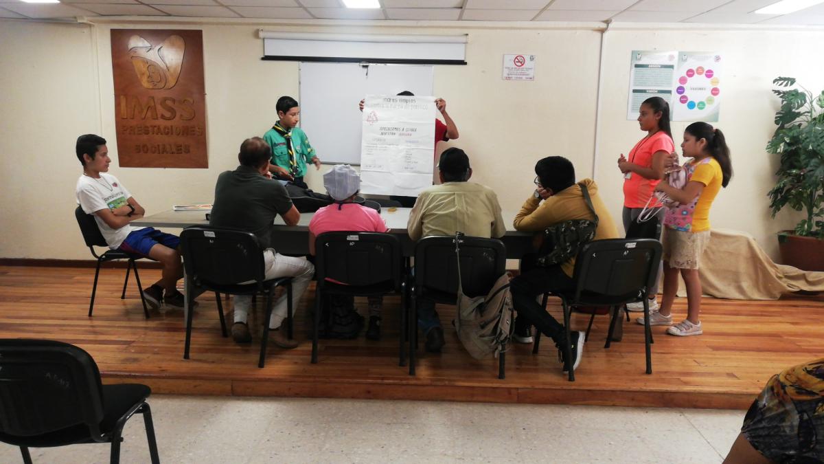 Conferencia en IMSS sobre quimicos y diciembre sin residuos