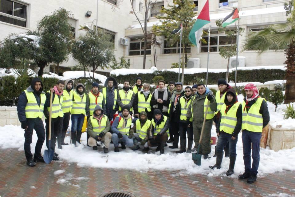 في ظل المنخفض الثلجي..مجموعة خليل الرحمن الكشفية تشكل غرفة مساندة في محافظة الخليل