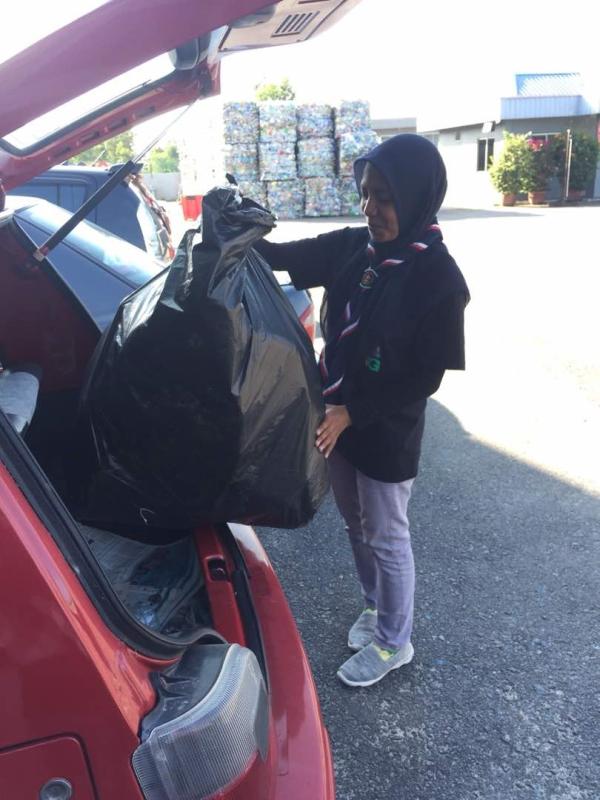 Collecting the bottles 