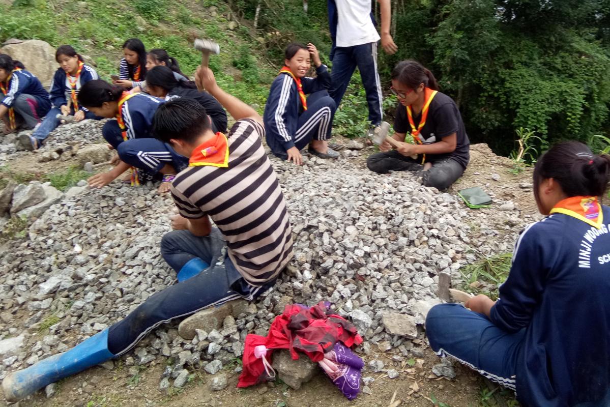 Community service to Phakchog Goenpa