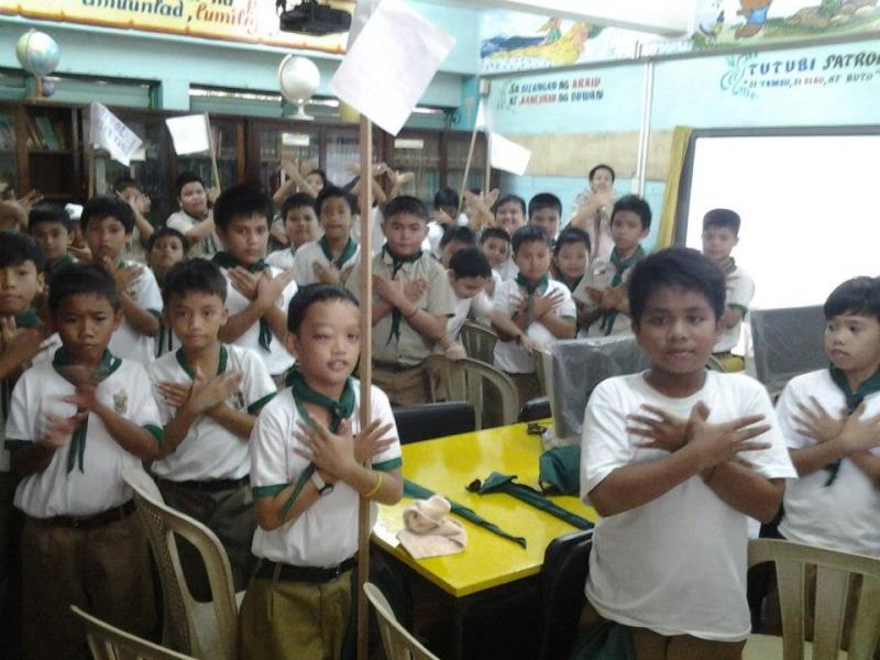 Scouts of Manuel L. Quezon Elementary School Supports Messengers of Peace