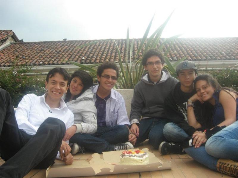 "El ESCULTIMO UNA HERRAMIENTA PARA LA PAZ"                                                                    PROYECTO DE PROMOCIÓN HUMANA EN LA COMUNIDAD DE LOS CERROS NORORIENTALES DE  BOGOTÁ COLOMBIA