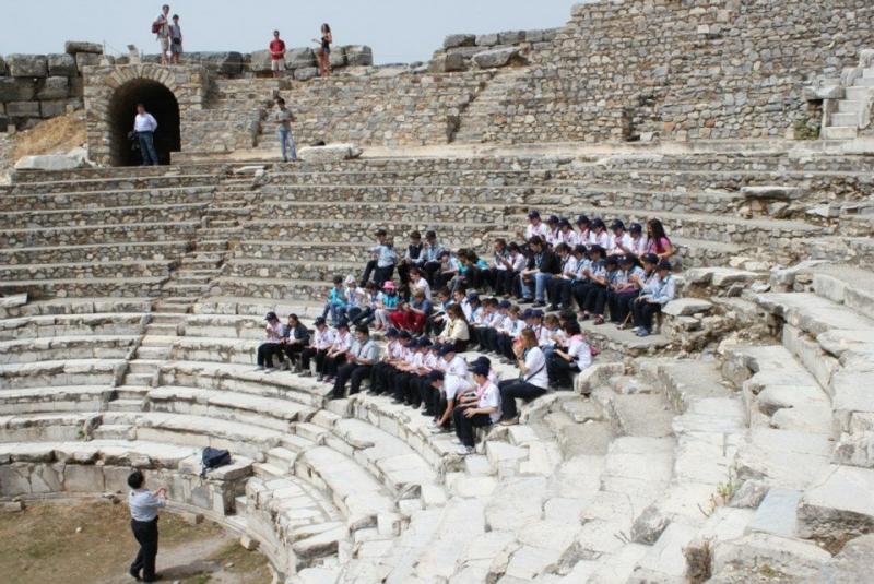 Scouts follow trails of peace on history