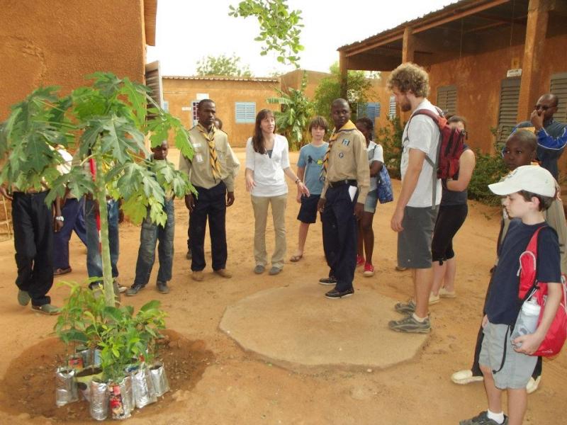 Commémoration de la Journée de la terre et la journée Mondiale du service des jeunes