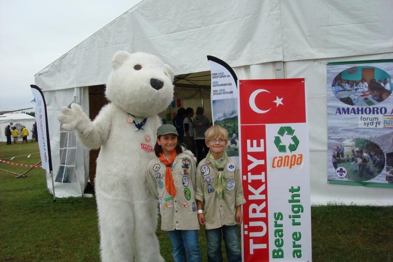 THE POLAR BEARS ARE RİGHT. TAKE A PHOTO WİTH LAST BEAR. 22nd WORLD SCOUT JAMBOREE