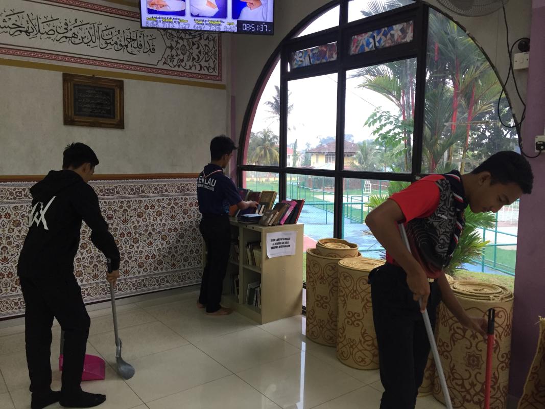 Cleaning Mission in Surau Al-Hidayah,MRSM Balik Pulau