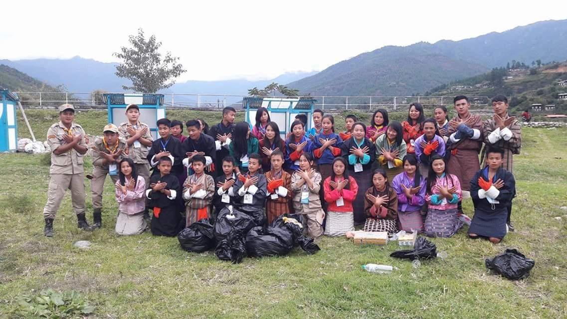 Volunteer in Moenlam Chenmo