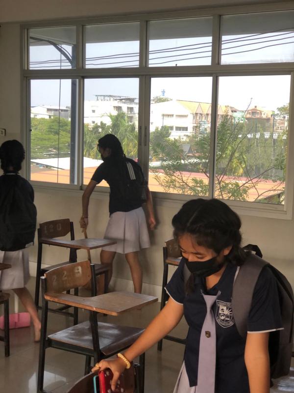 ทำความสะอาดห้องเรียน