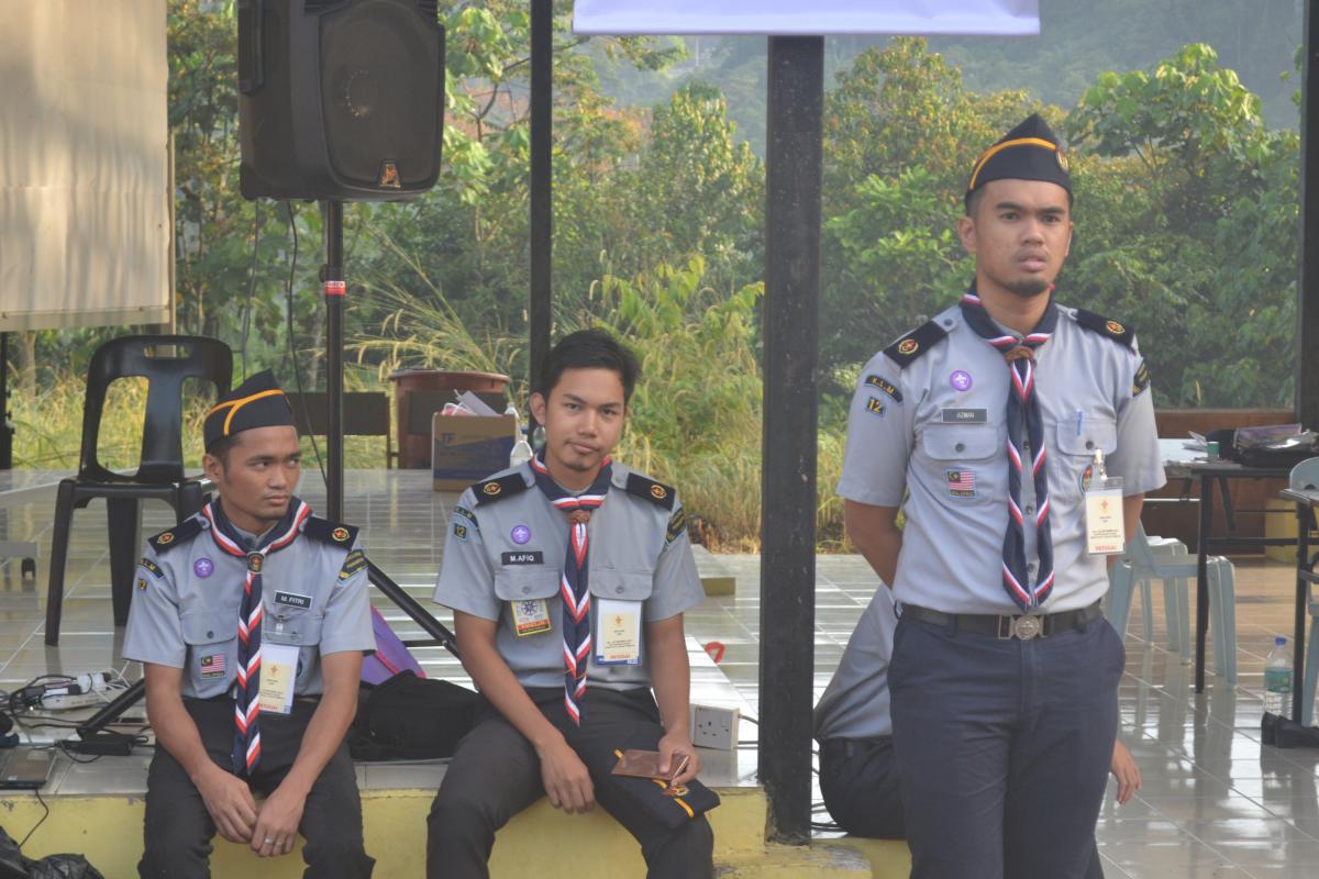 Bertugas semasa Jamboree on the Air / Jamboree on the Internet 2017 di Kem Pengakap Bukit Putus, Negeri Sembilan