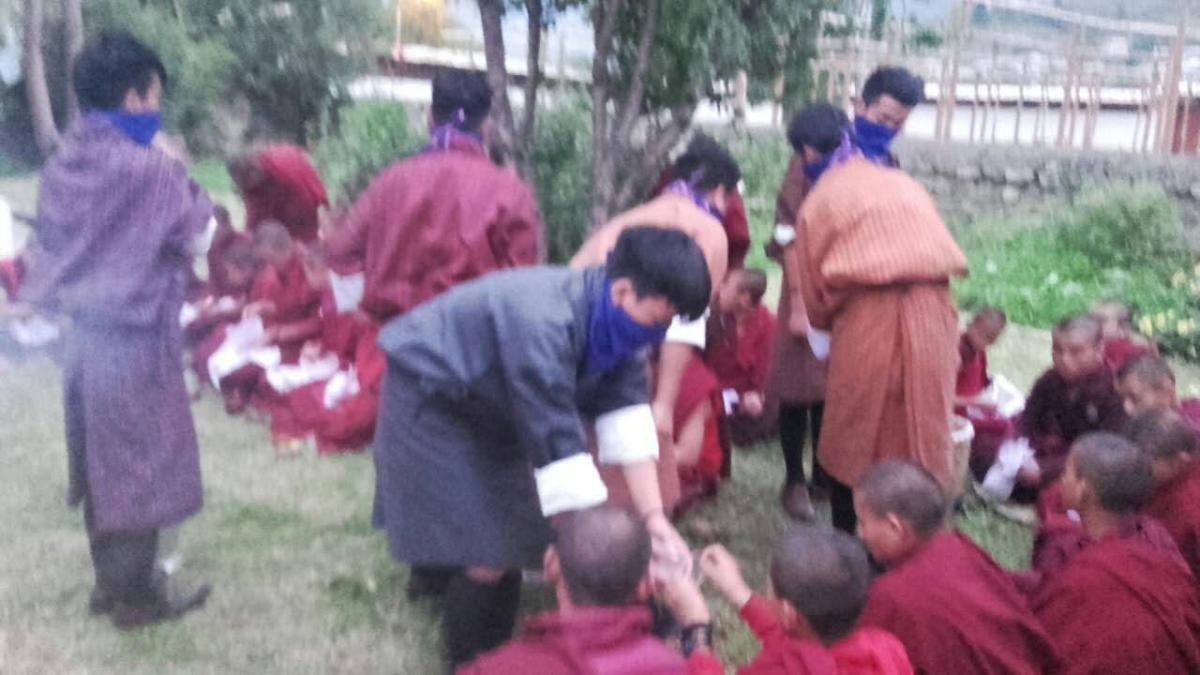 Volunteer work at temple
