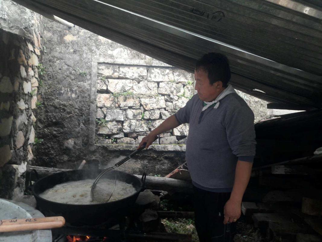 ཞབས་དྲུང་སྐུ་མཆོད།