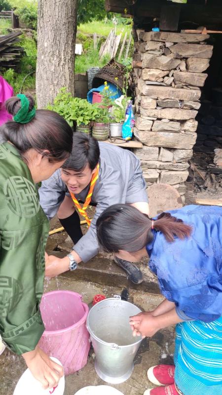 Volunteering  in serving,cooking  and washing  utensils 