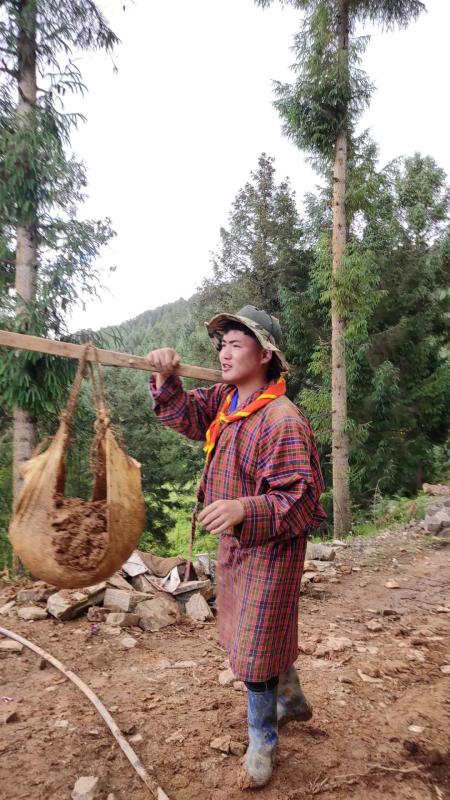 Volunteering  in making  staircase 