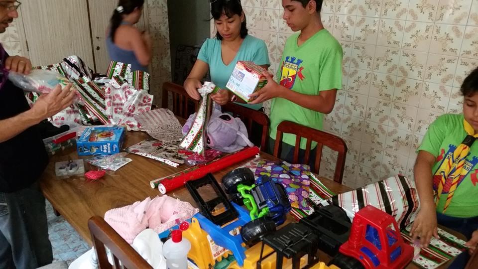 Cada criança com um brinquedo no Natal 2015