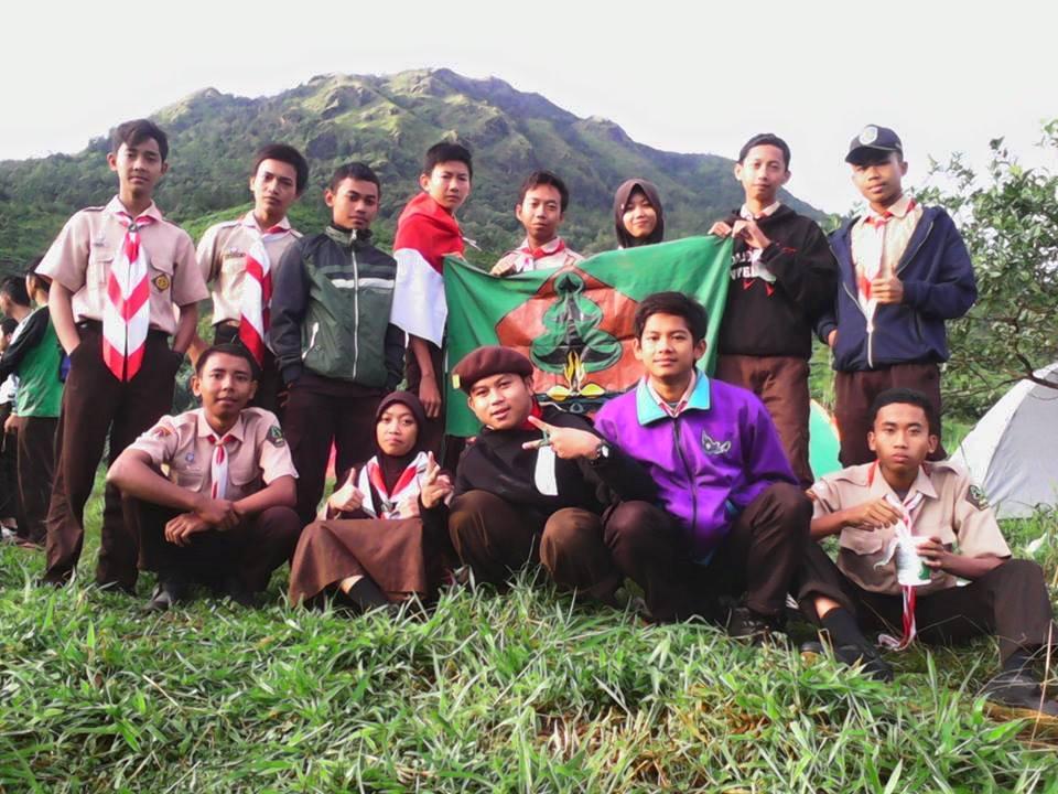tanam pohon bersama 1001 pendaki