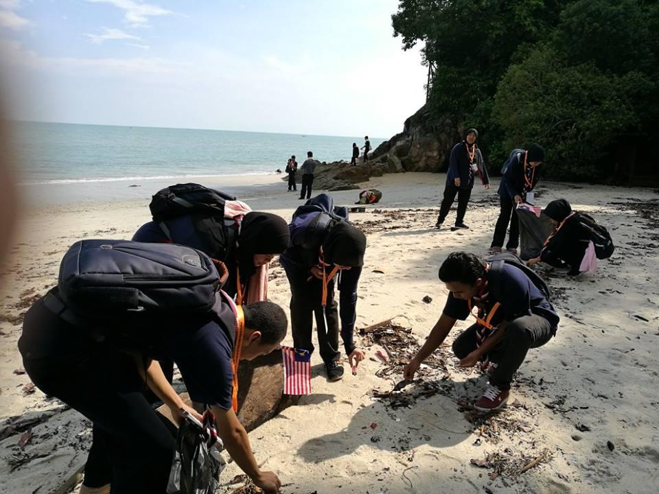 MERDEKA WALK & CLEAN UP THE WORLD 2017