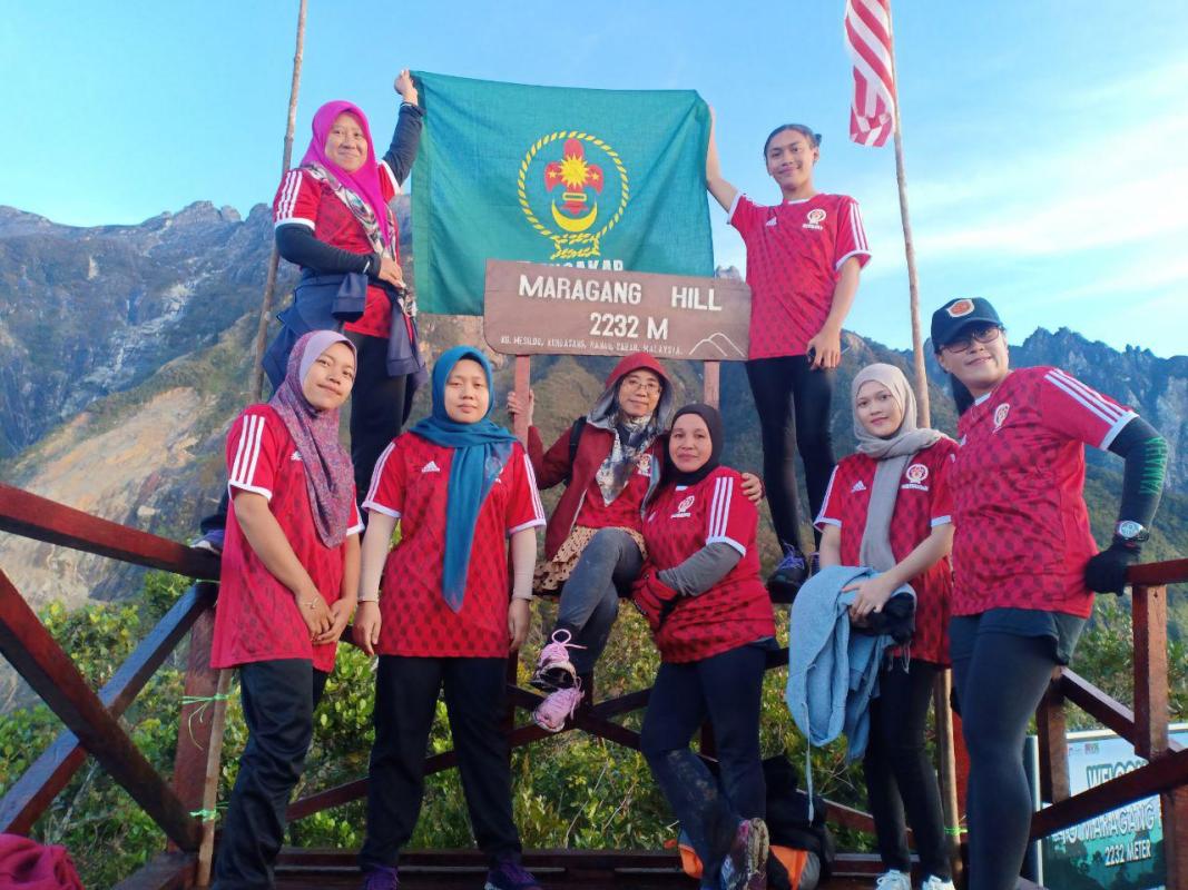  FUN HIKING AT MARAGANG HILL 2232M  
