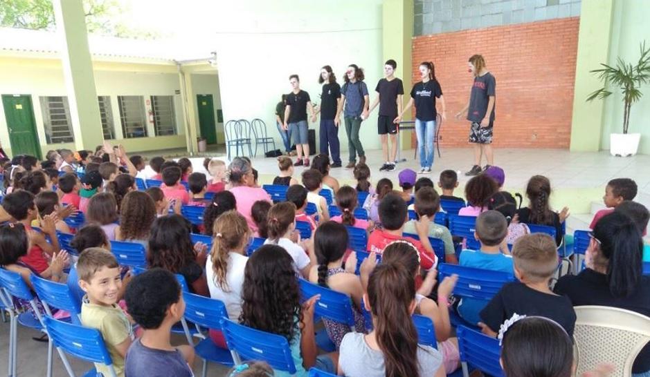 Peça de teatro sobre respeito na sala de aula