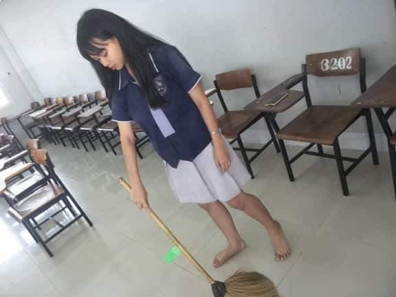 กวาดห้องเรียน