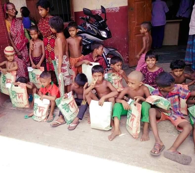 দুস্থ ও অসহায় পথশিশুদের নিয়ে ঈদ আনন্দ
