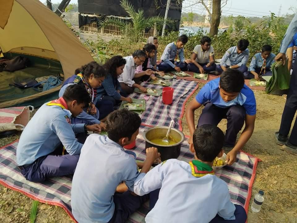 ডে ক্যাম্প 