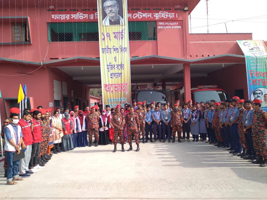  ফায়ার সার্ভিস ও সিভিল ডিফেন্সের  আয়োজনে উদ্ধার তৎপরতা ও প্রশিক্ষণ 