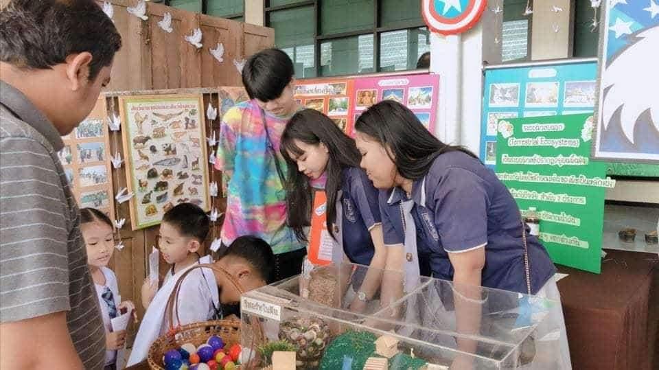 ช่วยงานที่บูทวันเปิดบ้านและวันวิชาการ