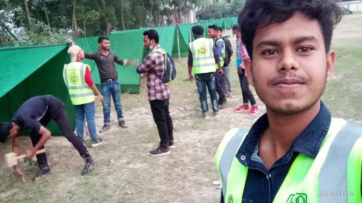 তাঁবু খাটানো