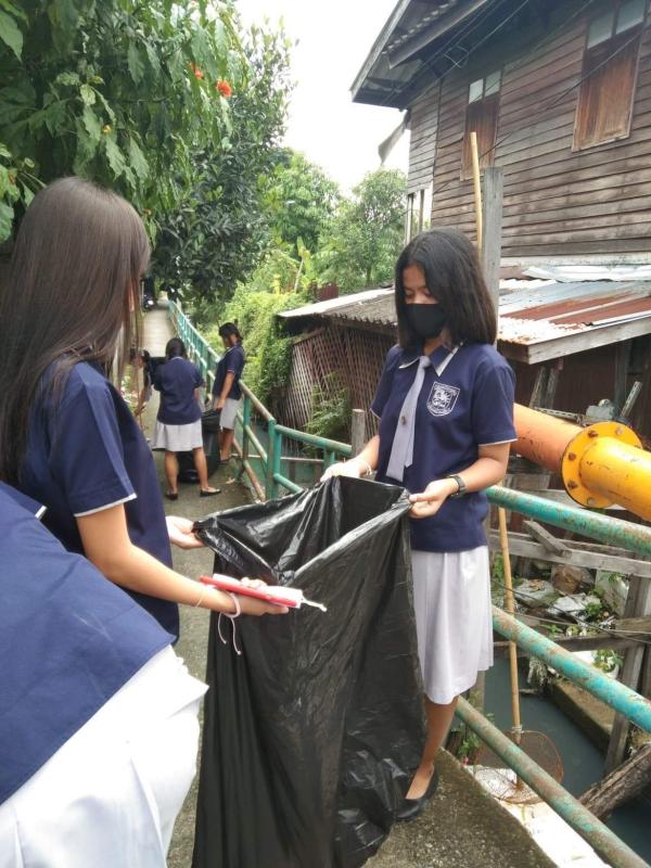 จิตอาสาเก็บขยะ