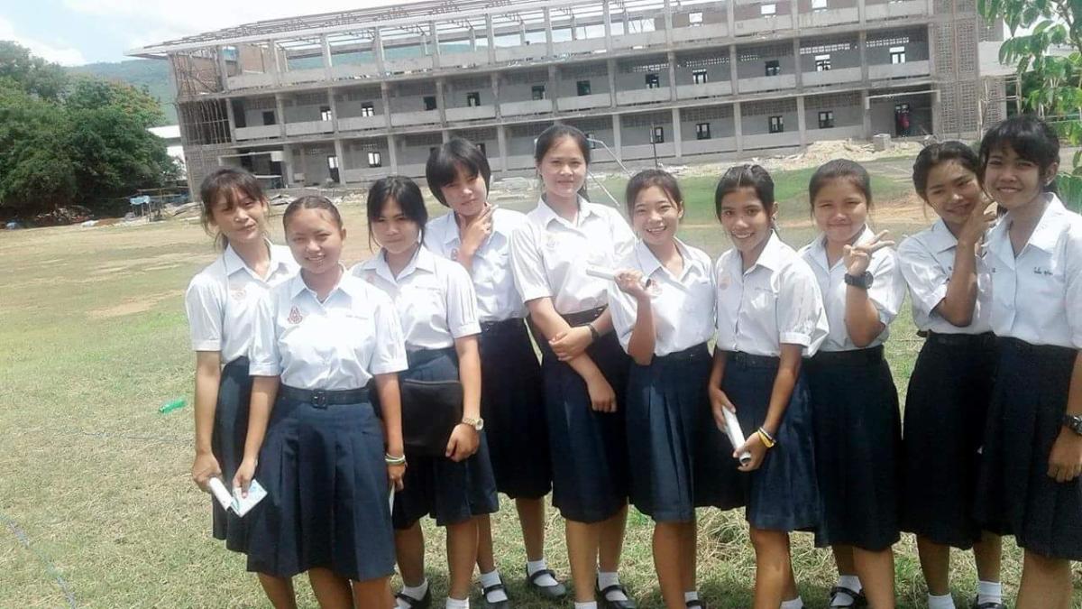 ติดธงตราสัญลักษณ์