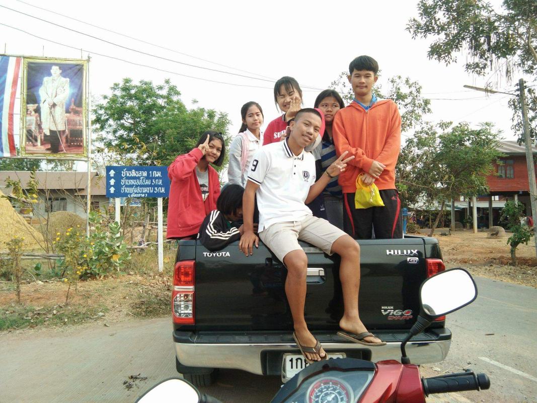 กิจกรรมเเจกน้ำดื่มให้เด็ก ในกิจกรรมปั่นจักรยานเพื่อสุขภาพ