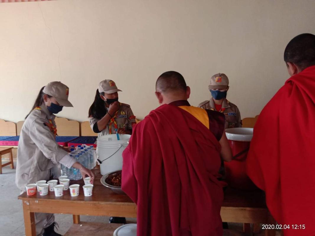 Volunteer at monastry (Pangrizampa)