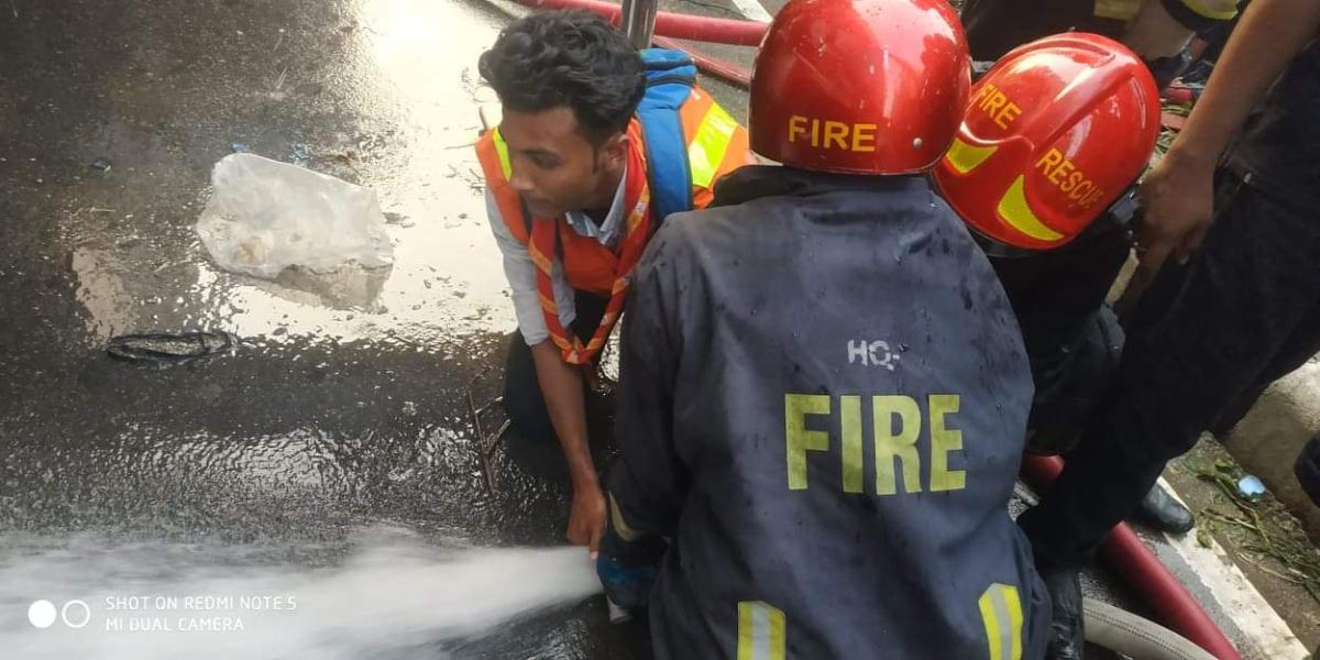 অগ্নিকান্ড কার্যক্রমে অংশগ্রহন ও সেবা প্রদান 