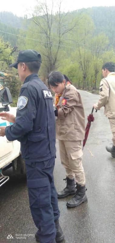 Traffic checking with police. 
