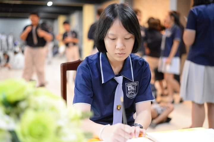 ลงนามถวายพระพรพระราชินีร.10
