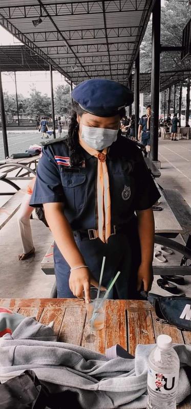 เก็บขยะไปทิ้ง