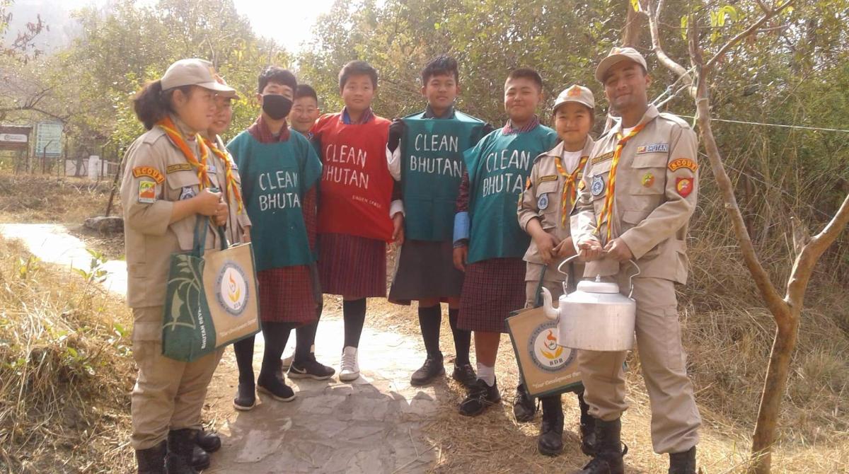 gyelpozhing tsechu;we volunteered to control the crowd and cleaning