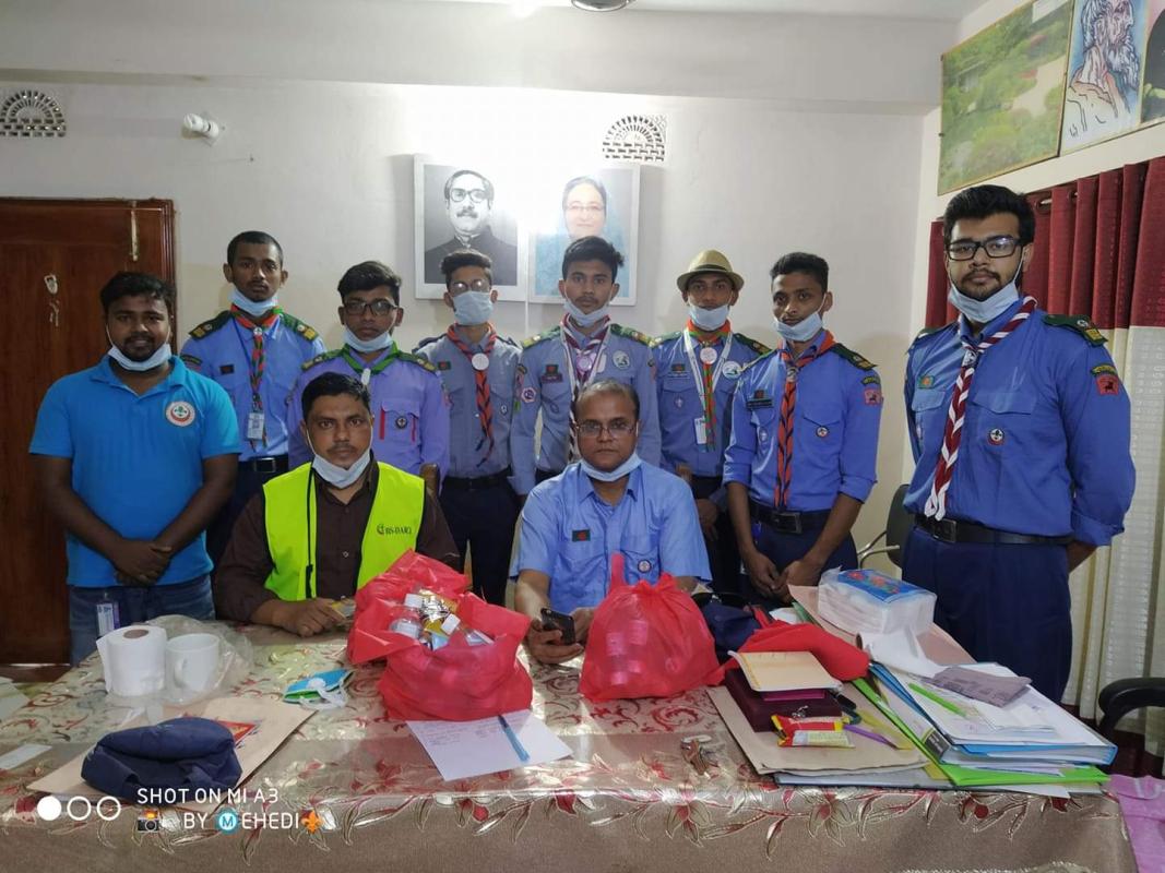 কুষ্টিয়া জেলার করোনা রেস্পন্স টিম এর সুরক্ষা সামগ্রী বিতারণ 