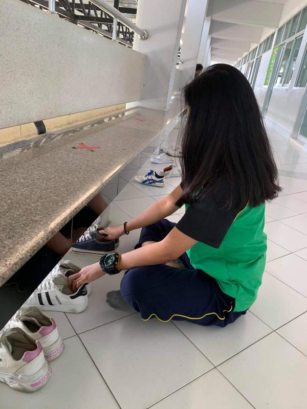 จัดรองเท้า