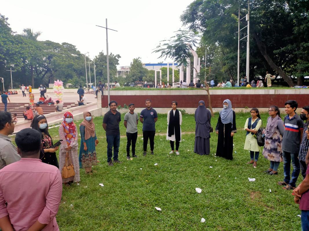 সাপ্তাহিক ক্রুমিটিং