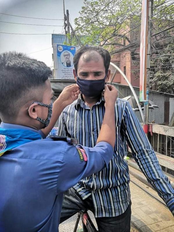 মাস্ক বিতরণ 