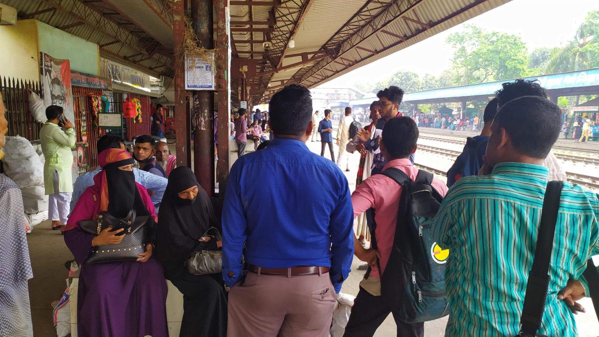  করোনা ভাইরাস সম্পর্কে সচেতনতা ও লিফলেট বিতরণ