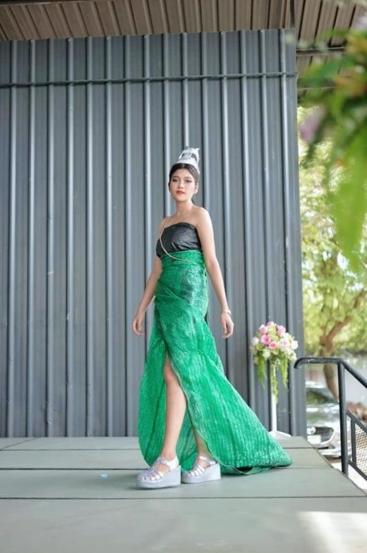 เข้าประกวดชุดรีไซเคิล