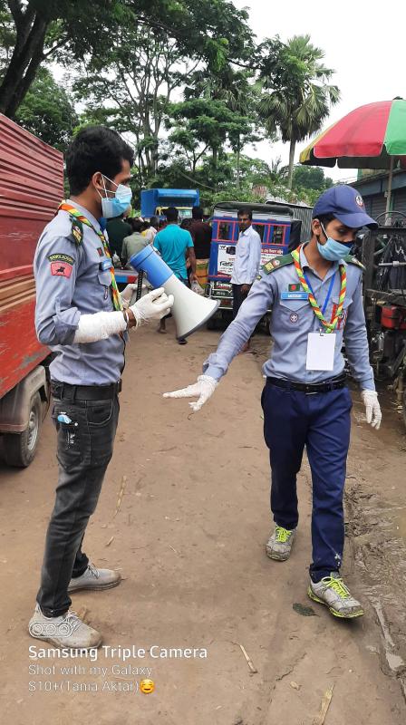 করোনা ভাইরাস প্রতিরোধ সম্পর্কে সতর্কতামূলক মাইকিং ও মাস্ক বিতরণ 