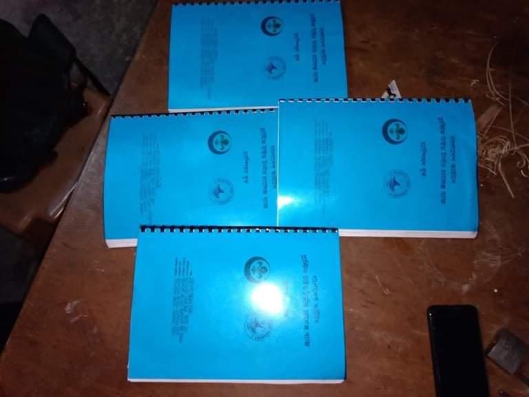 Plastic tide turner challange badge CHAMPION BOOK and full course