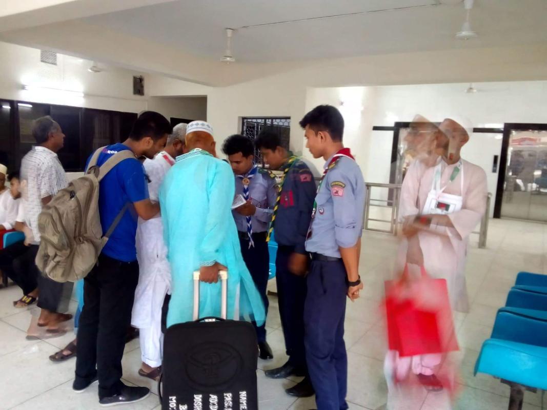 হজ ক্যাম্পে সেবা কার্যক্রমে রোভার স্কাউট  