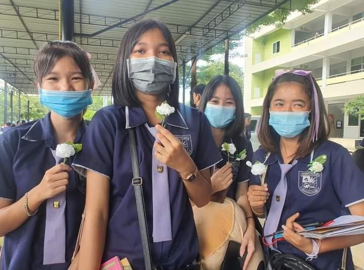  ประดิษฐ์ดอกมะลิในวันแม่