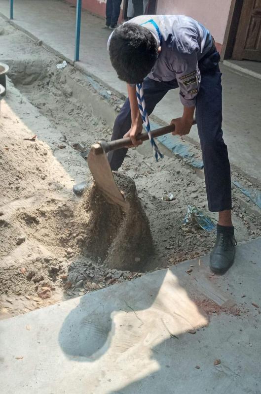 বড় পরিসরে বৃক্ষ রোপণের জন্য মাটি খনন কর্মসূচি