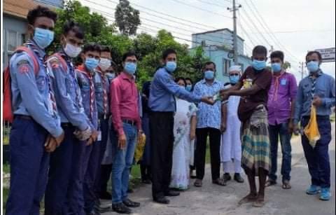  করোনা ভাইরাস মোকাবেলায় মাগুরা জেলা রোভারের সুরক্ষা সামগ্রী বিতরণ 