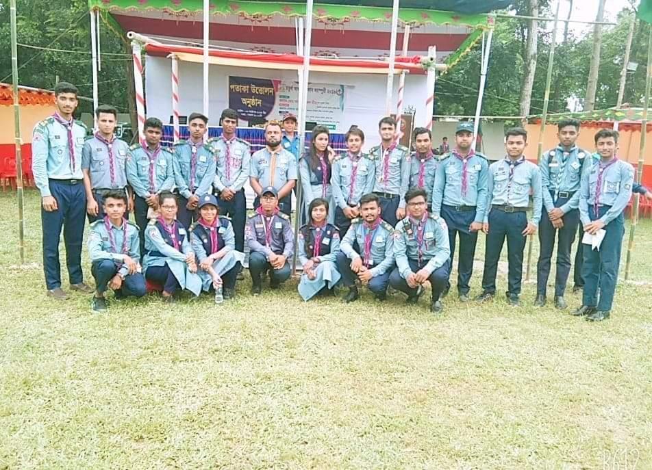 মহা তাঁবু জলসা অনুষ্ঠানের আগ মূহুর্তে ক্যাম্পুরী সার্ভিস টিম